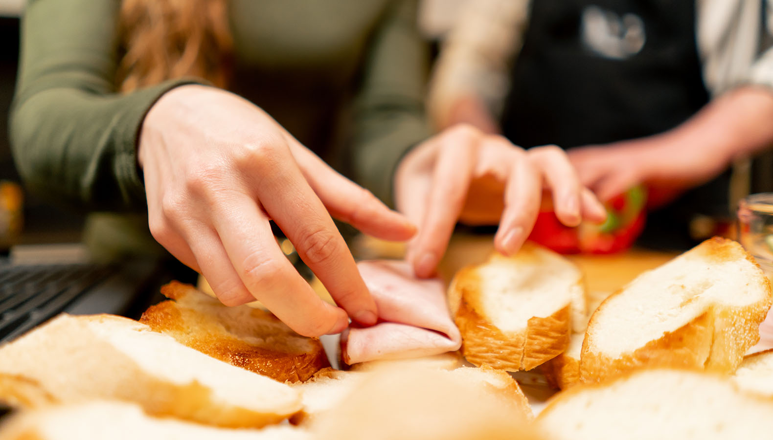 Lahůdky Pilík - Chlebíčky, obložené mísy a řízky na objednávku